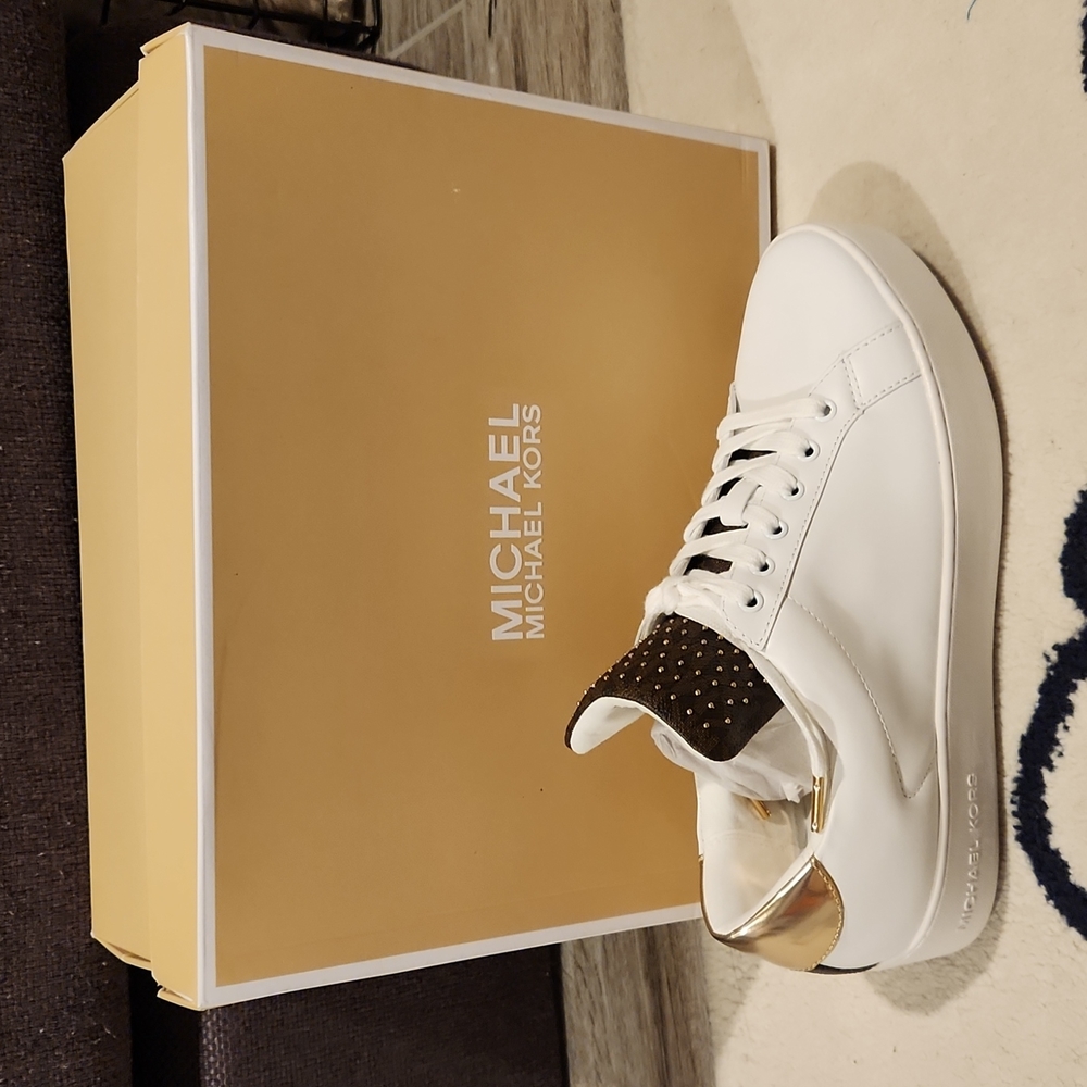 Michael Kors lace up tennis sneakers